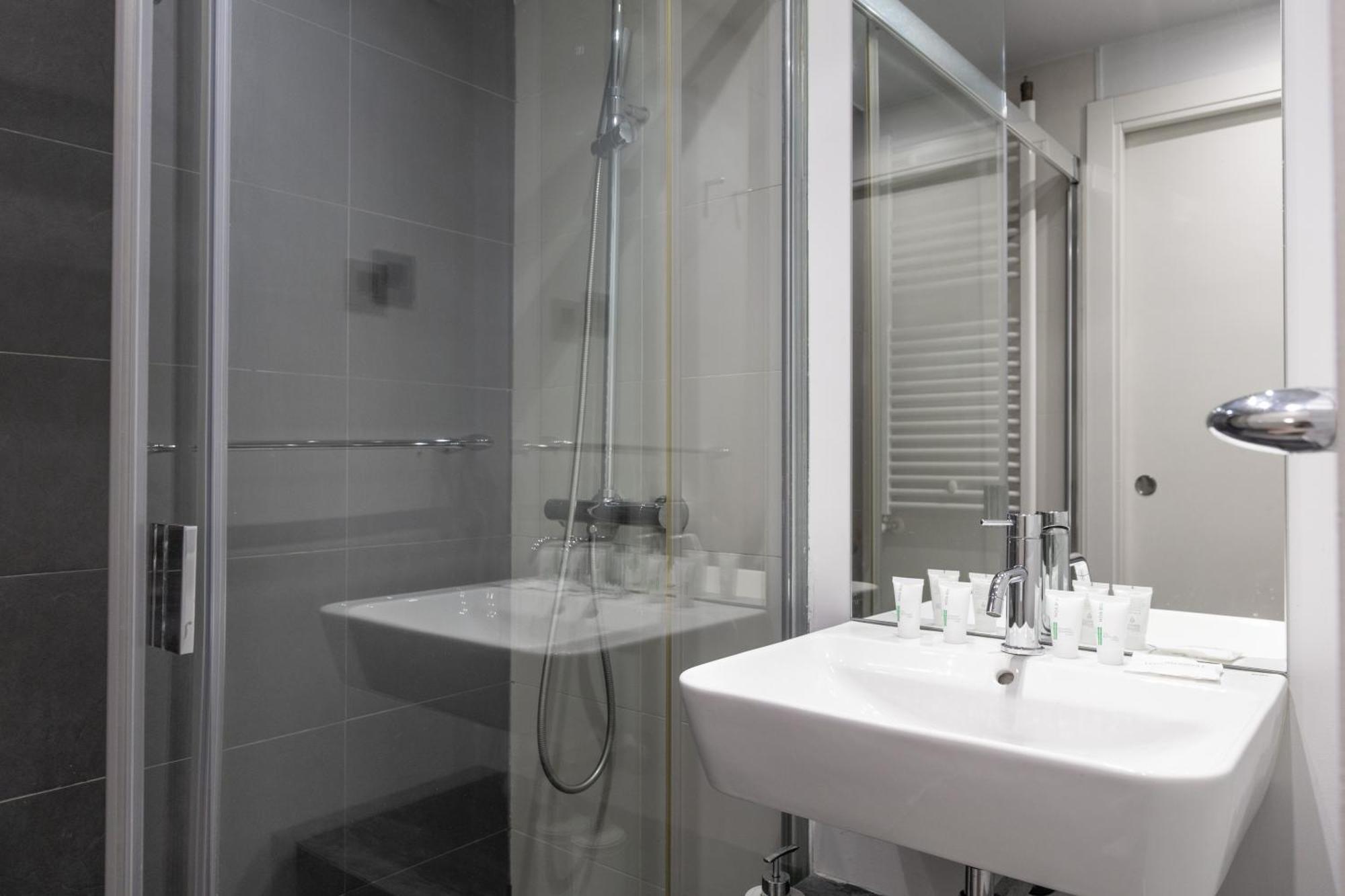 Encanto Y Comfort En Habitaciones De Pilar De Zaragoza Madrid Exterior photo